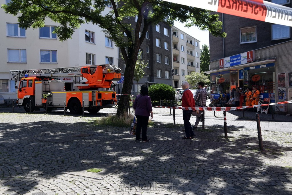 Explo Feuer 2 Koeln Kalk Hoefestr P104.JPG - Miklos Laubert